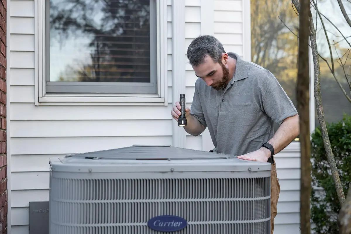 Professional HVAC Repair service by AC Repair World in South Florida